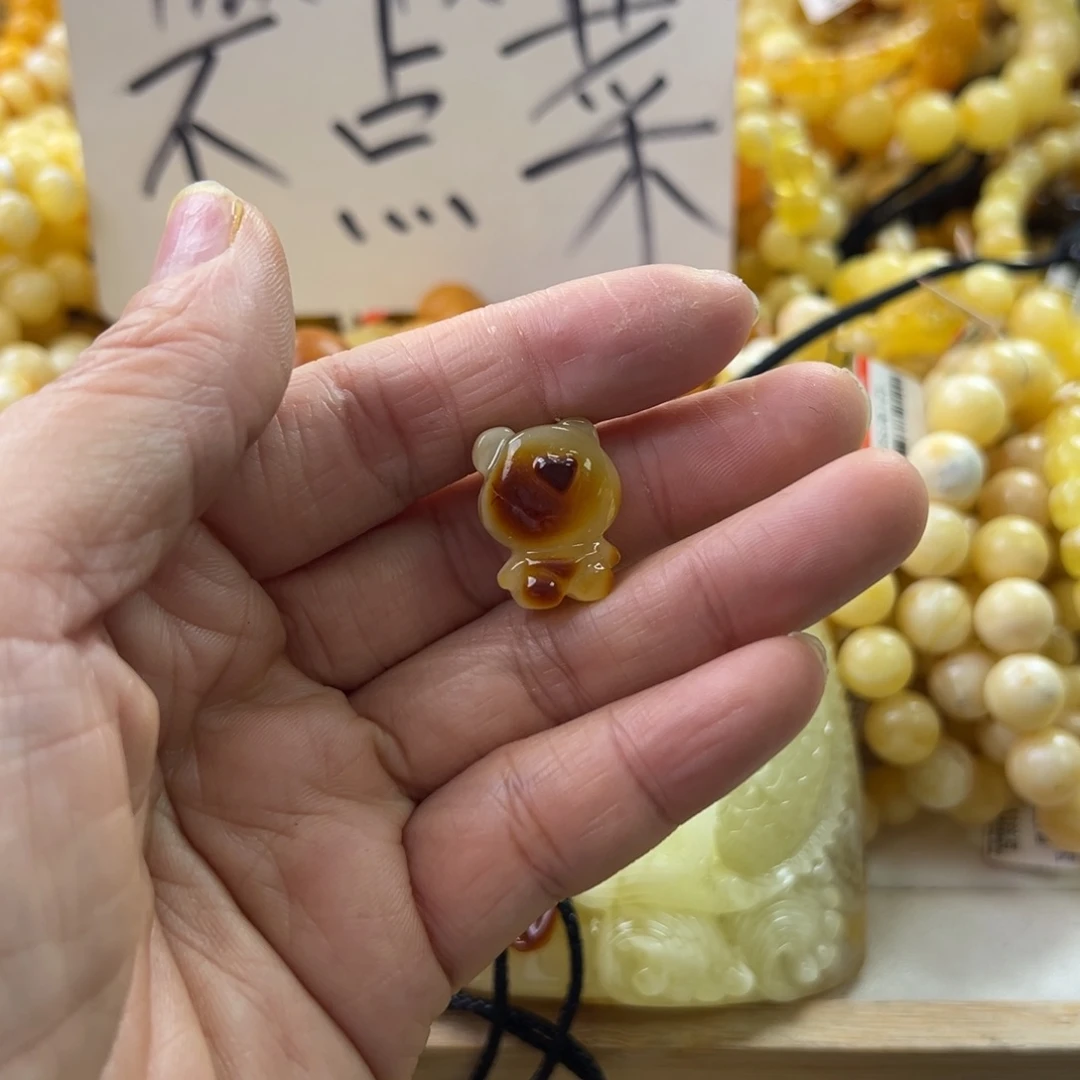 琥珀珠宝奇石未镶嵌