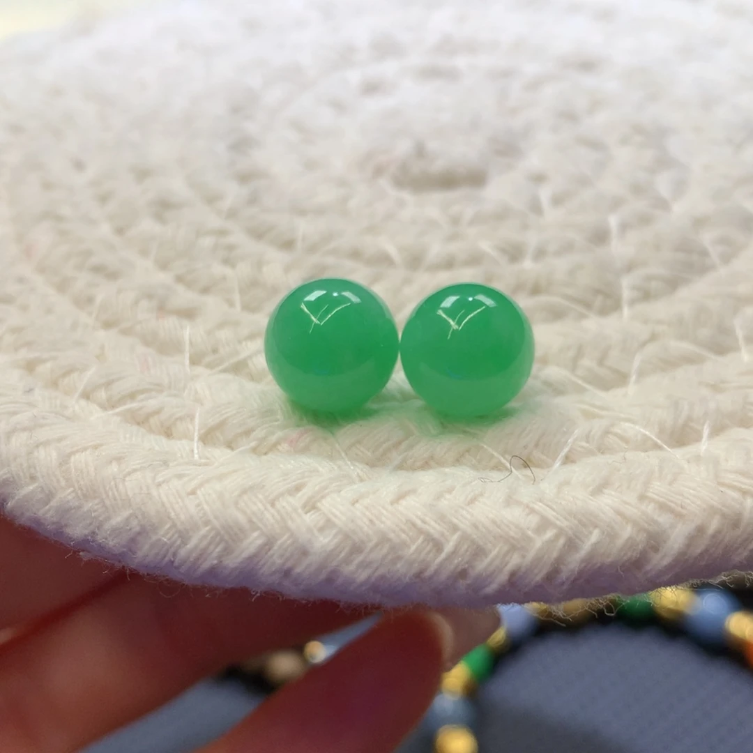 定制翡翠未镶嵌 毛货抛光定制 果阳绿一对 9.9*-9.8*