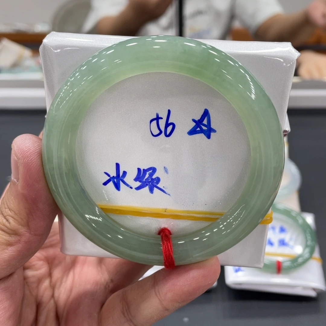 翡翠未镶嵌手镯缅甸翡翠