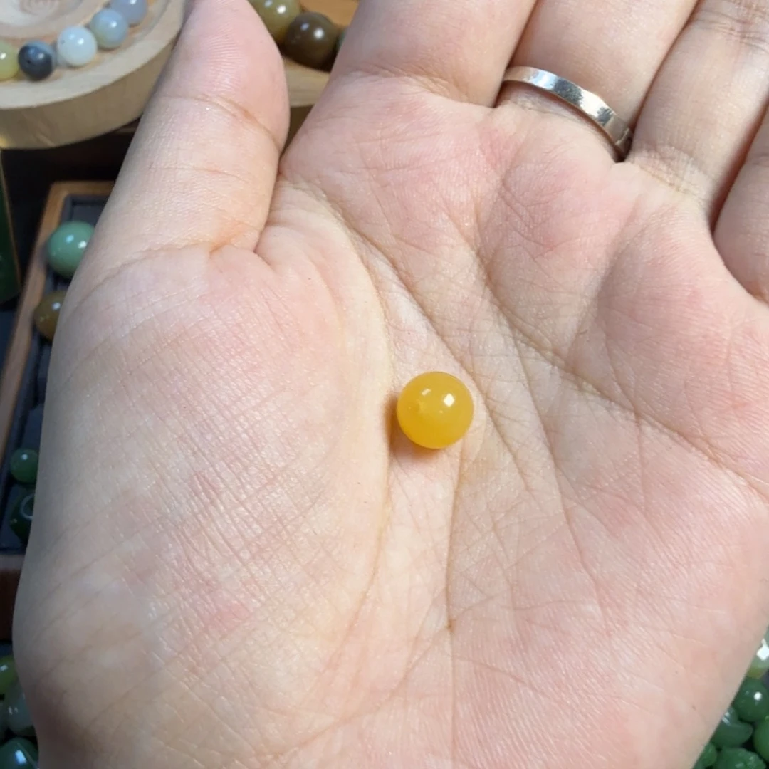 石英质玉（黄龙玉）合金颈饰高*、卡8