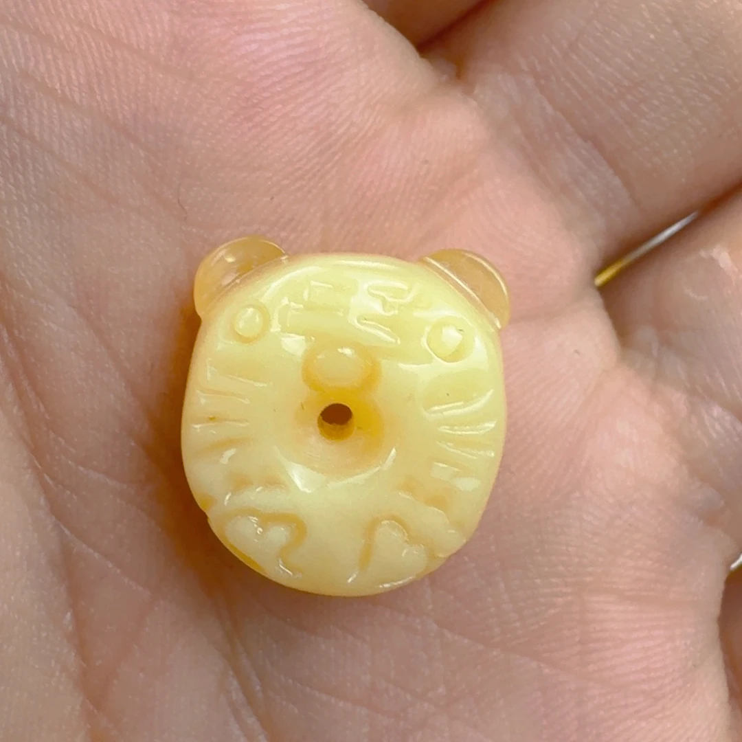 裸石蜜蜡未镶嵌全品 14.2×15×7.5mm
