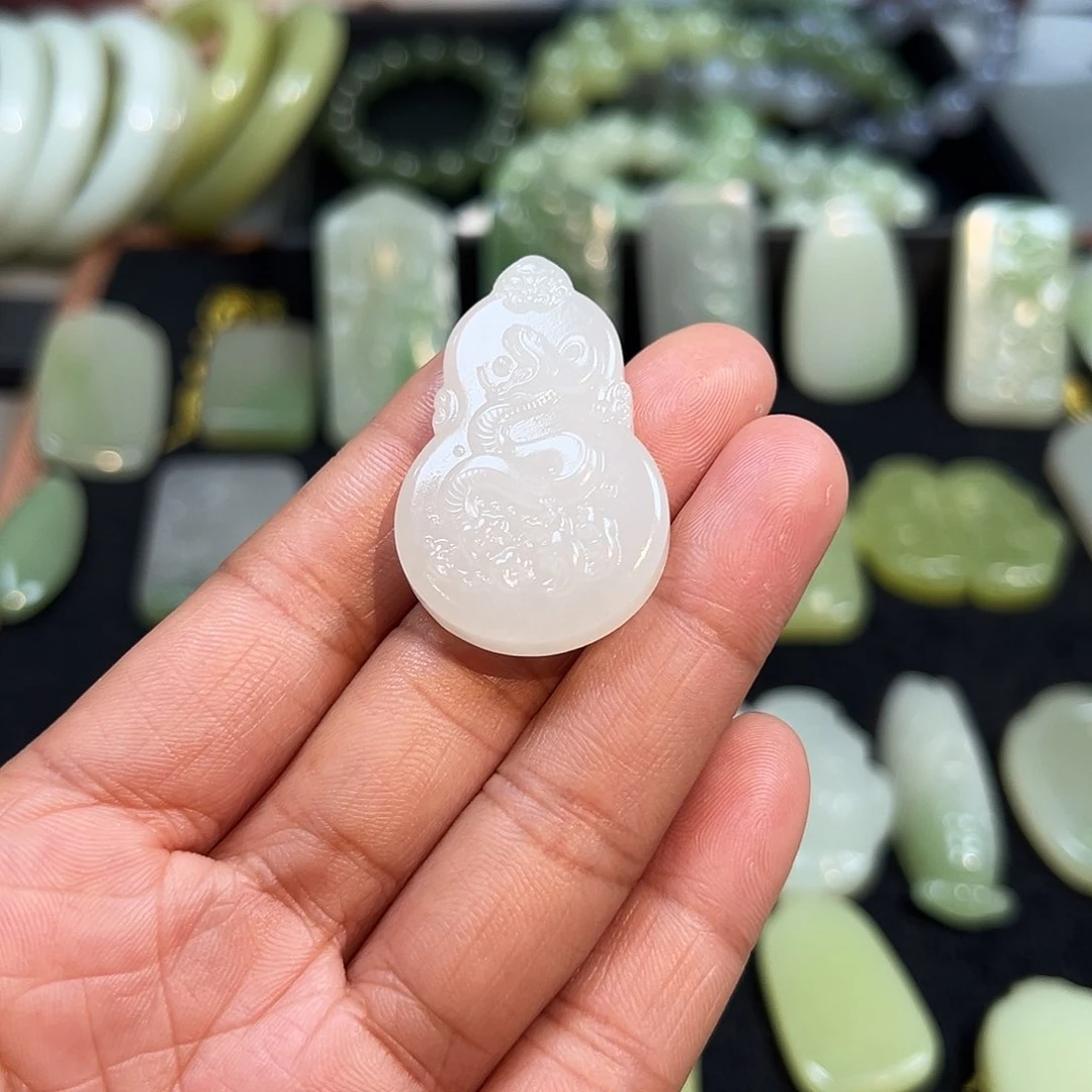 和田玉颈饰未镶嵌