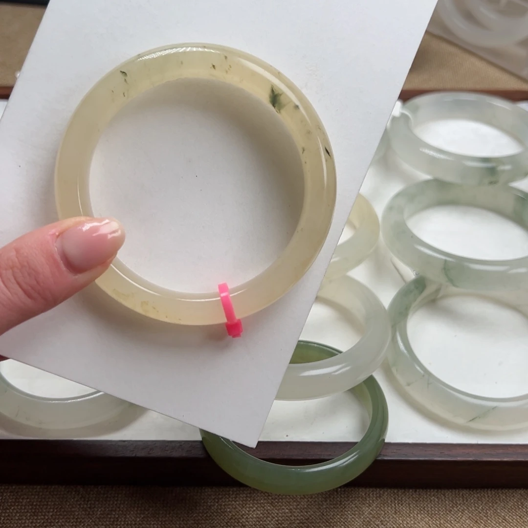 石英质玉未镶嵌手镯04