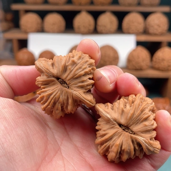 文玩核桃把件41/42平谷四座楼