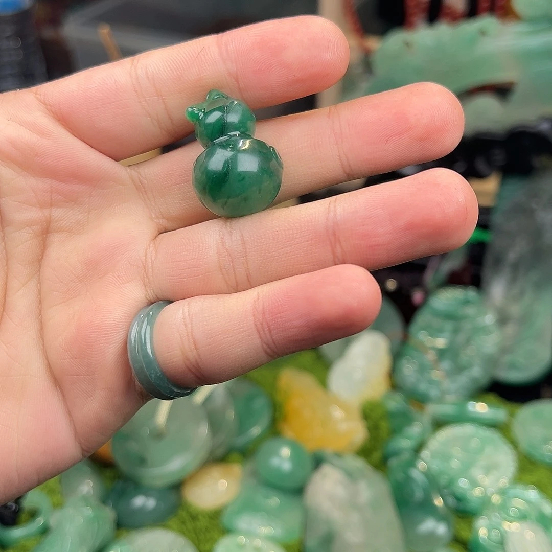 石英质玉（非洲翠）未镶嵌天然非洲翠一物一拍天然玉石