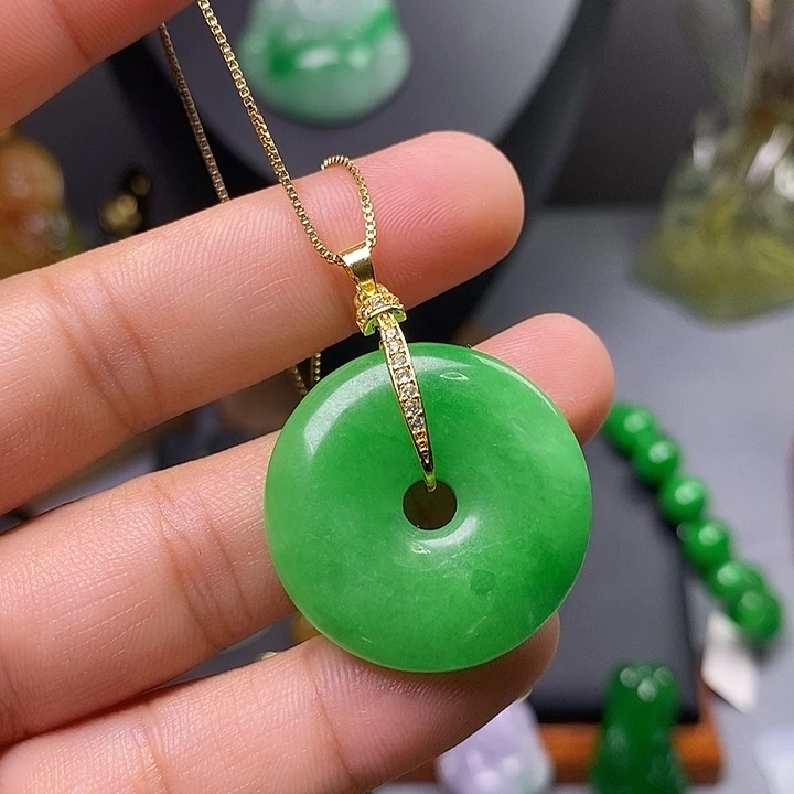 吊坠(赠链)未镶嵌翡翠