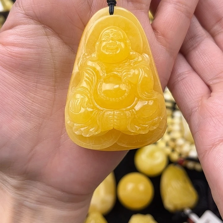 琥珀未镶嵌颈饰琥珀