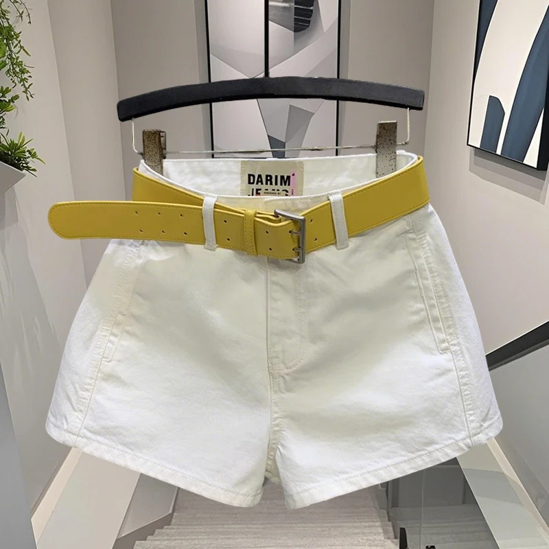 白色通勤简约洋气百搭显瘦牛仔热裤女2025春夏新款宽松阔腿短裤潮