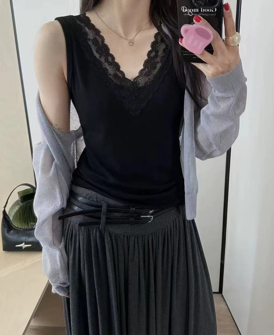 韩系蕾丝领口内搭背心