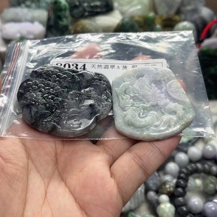翡翠未镶嵌颈饰8034瑕疵