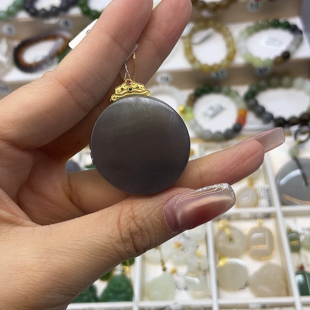和田玉18K金镶嵌吊坠(赠链)