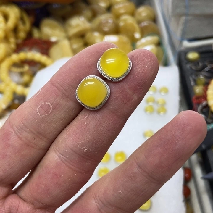 银S925镶嵌蜜蜡裸石耳钉