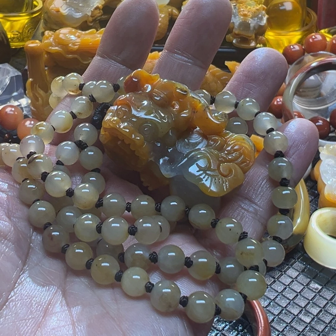 石英质玉未镶嵌颈饰