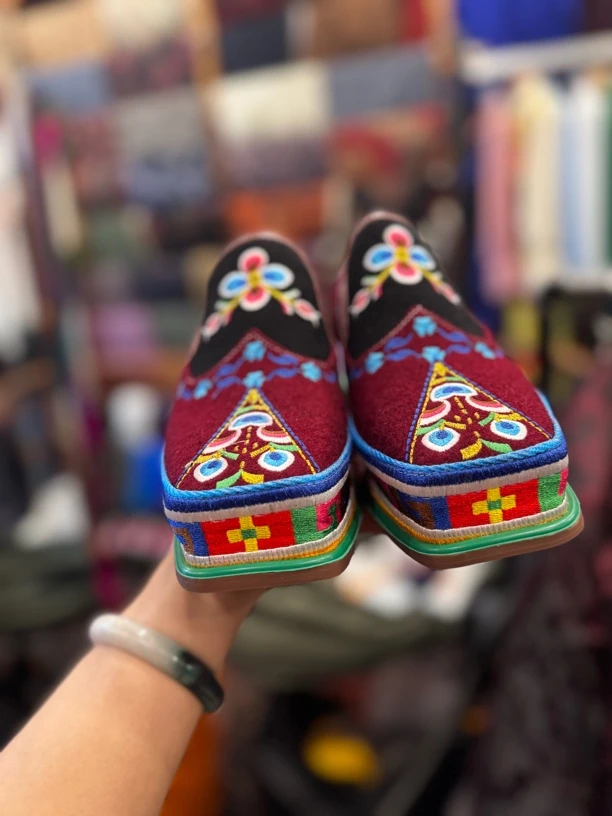 时装靴民族风绣花欧若智性风春日慢人风new vintage