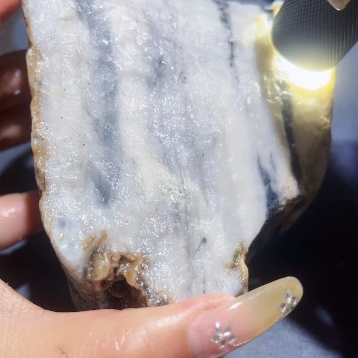 和田玉（糖玉）未镶嵌珠宝奇石