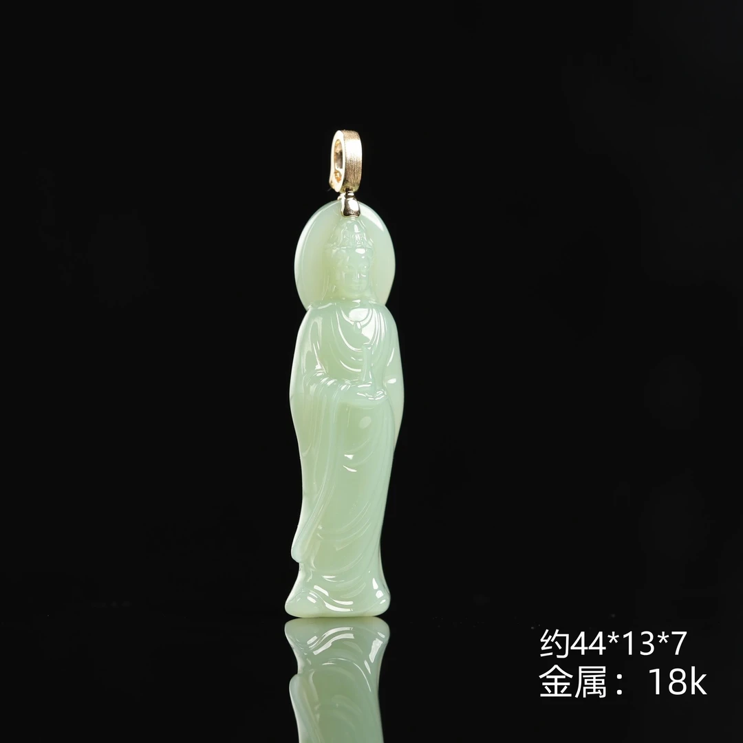 大稀缺系列"最美素衣"珍藏级精品和田玉高色正粉青观音吊坠