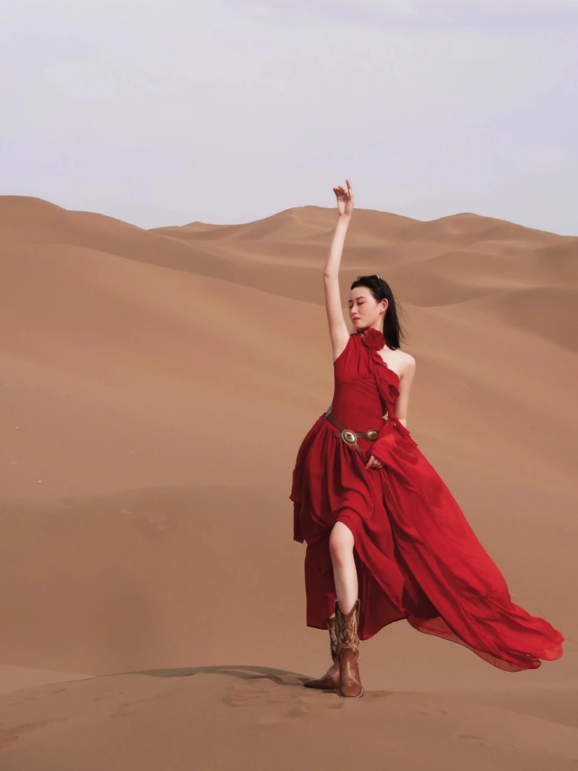 辣妹纯欲显瘦旅游沙漠红色高腰无袖希腊式垂坠性感长裙色连衣裙