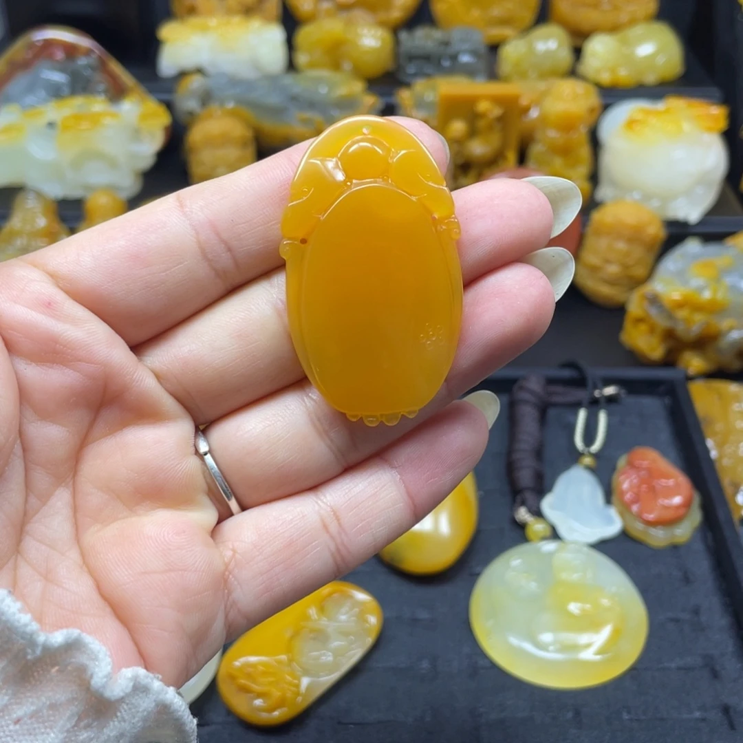 石英质玉（黄龙玉）未镶嵌吊坠(不含链)