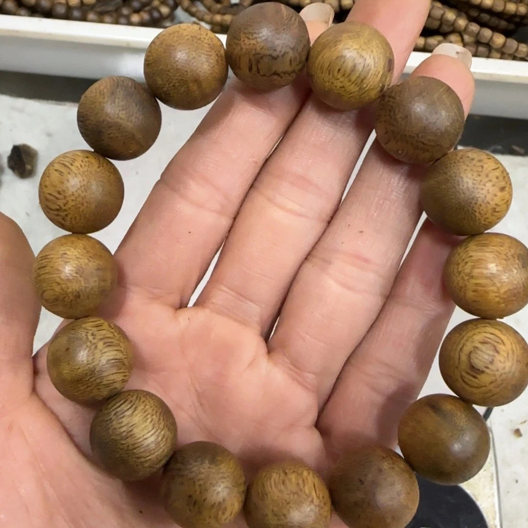 沉香木手串奶***?海南棋楠香老料乌身手串17