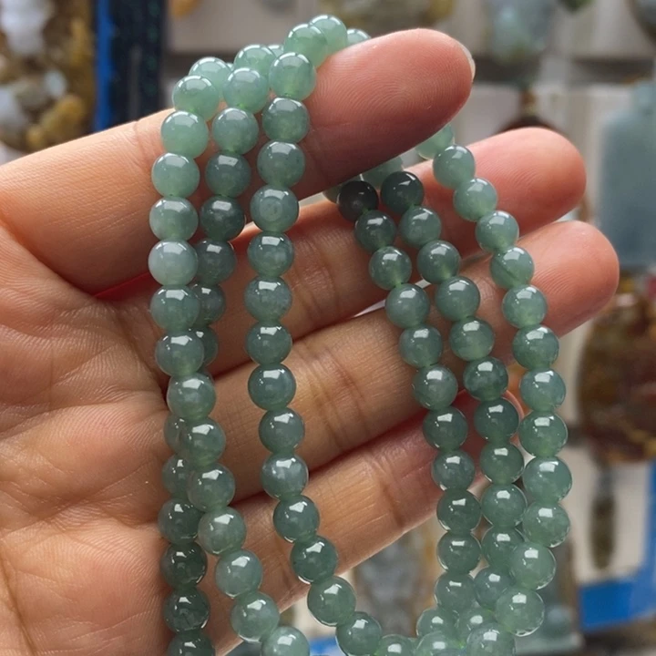 翡翠未镶嵌颈饰好