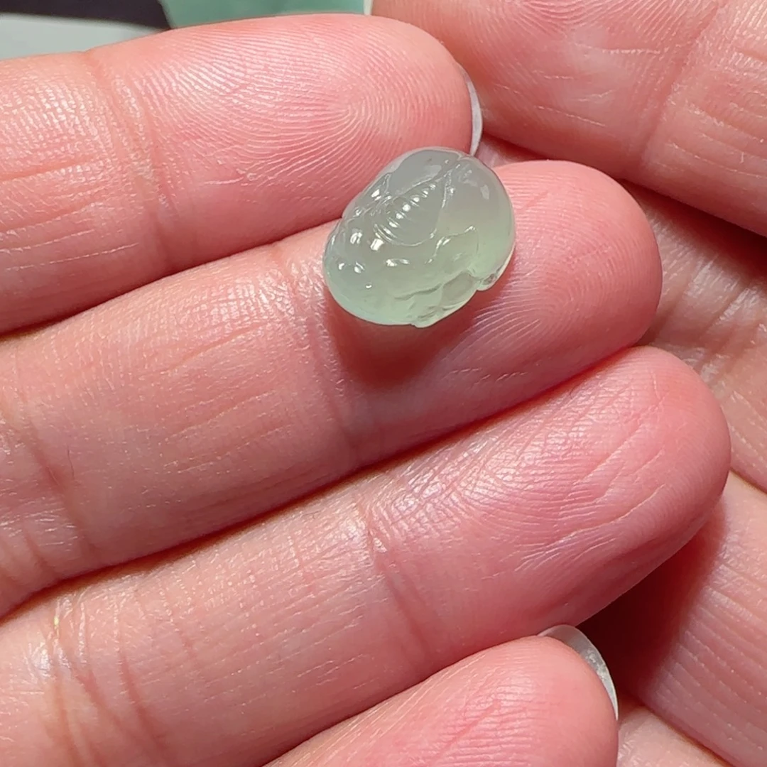 定制翡翠未镶嵌天然翡翠貔貅