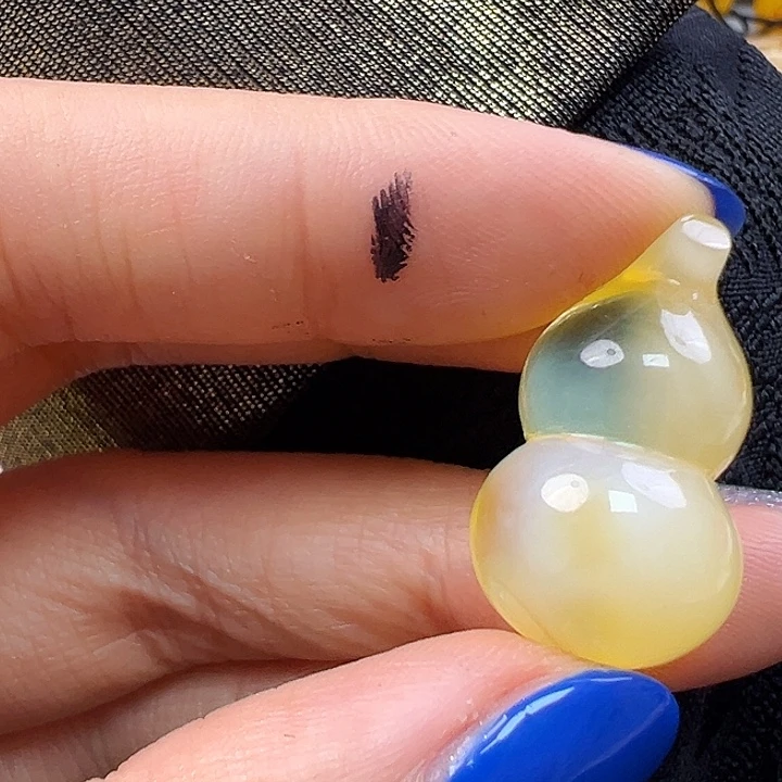 蜜蜡未镶嵌珠宝奇石