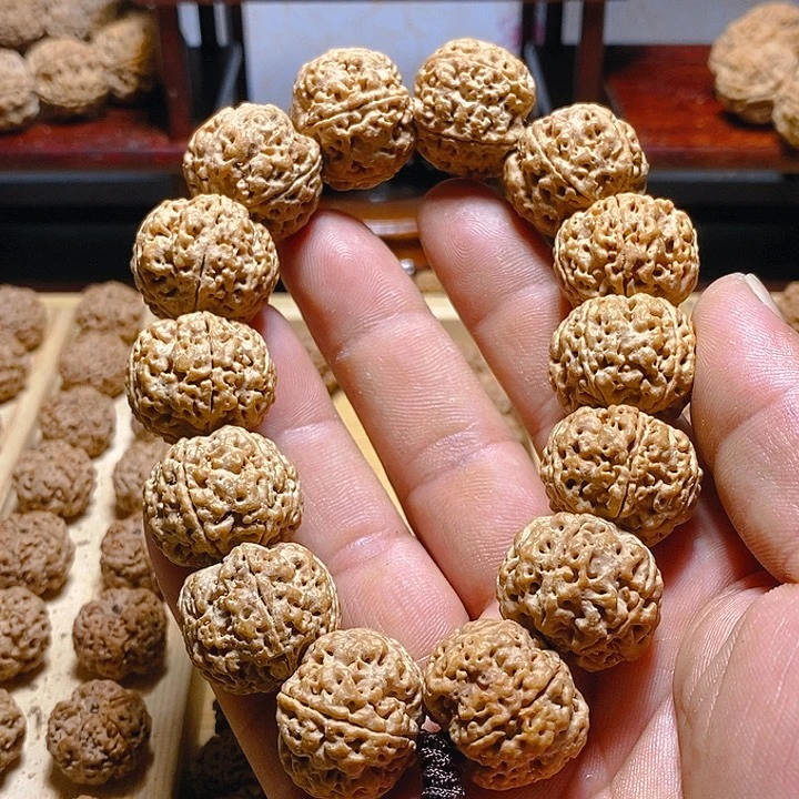 金刚菩提手串涛****8古龙梅花