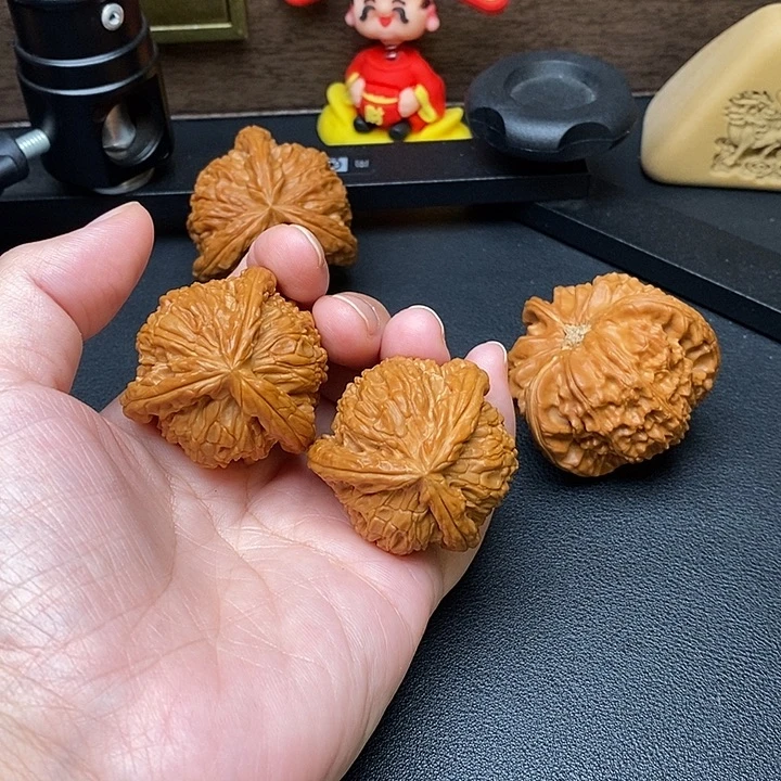 勇***前把件文玩核桃白奔