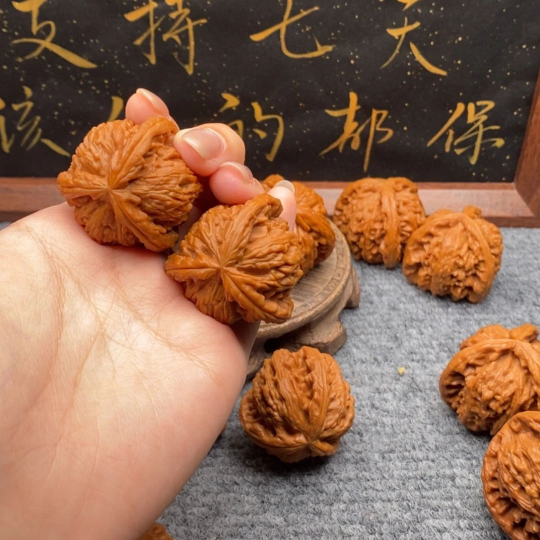 【闪购商品】吊坠文玩核桃粉****?