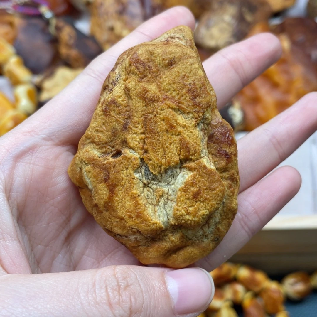琥珀珠宝奇石未镶嵌