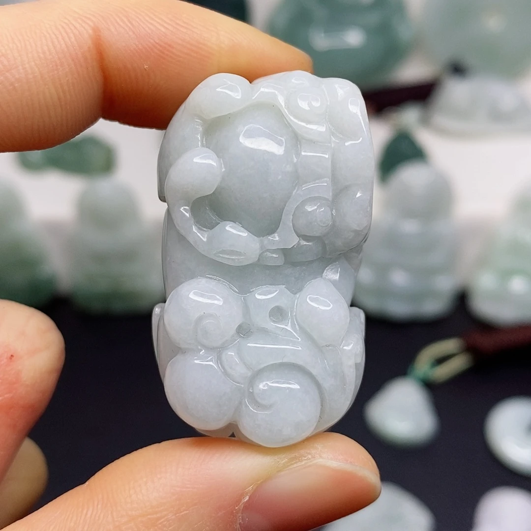 翡翠颈饰未镶嵌吊坠