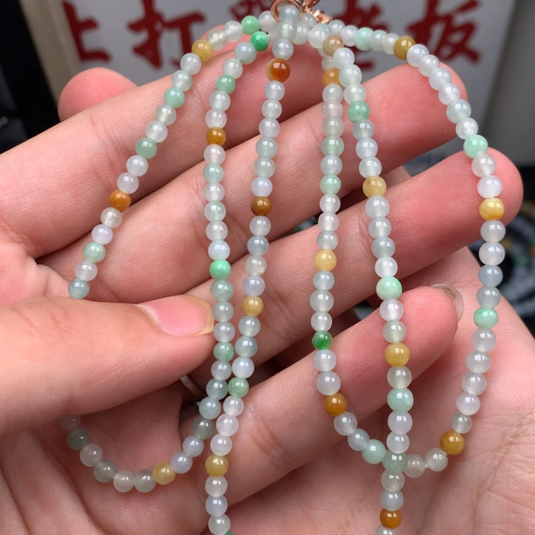 翡翠未镶嵌颈饰你是