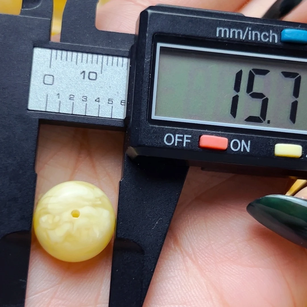 未镶嵌蜜蜡裸石15mm微瑕墩子 1.72g