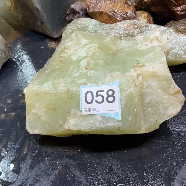 透闪石-蛇纹石玉珠宝奇石未镶嵌w****h