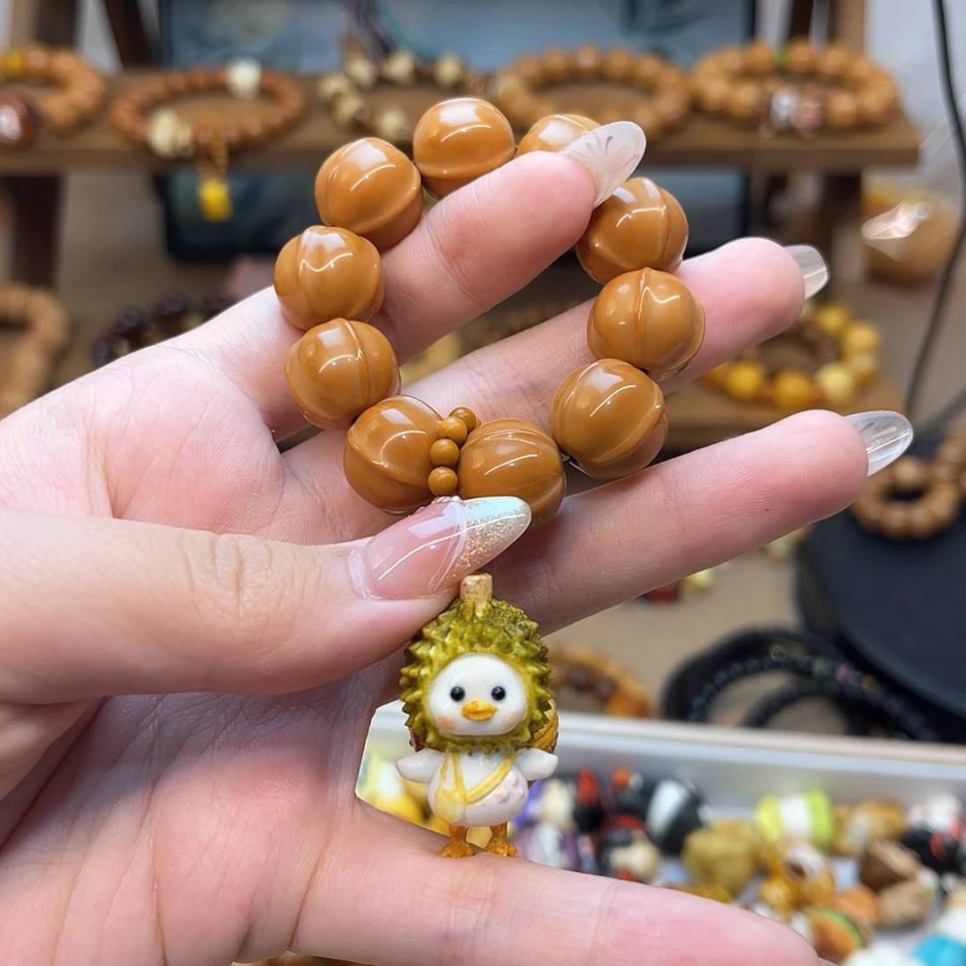 猴头核桃吊坠w****m手捻搭配榴莲小鸭