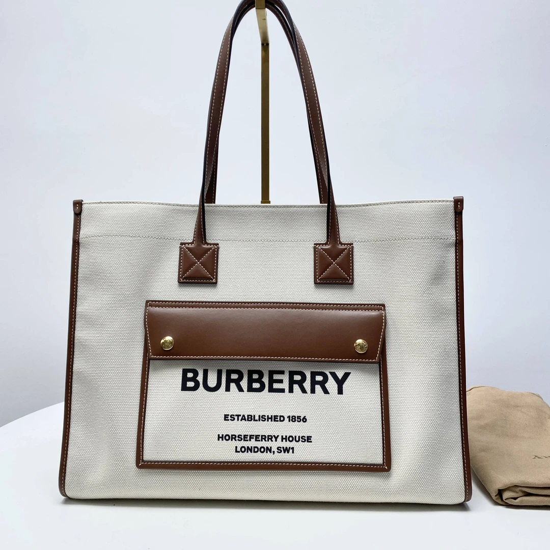 95新 BURBERRY/博柏利 玺越奢品 巴宝莉托特手提包 BJCC531