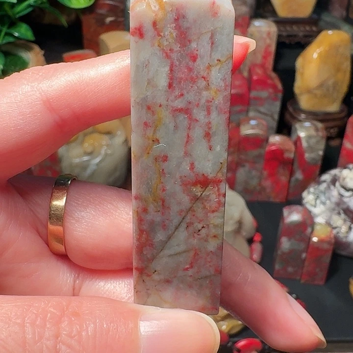 昌化鸡血石北*人昌化鸡血石