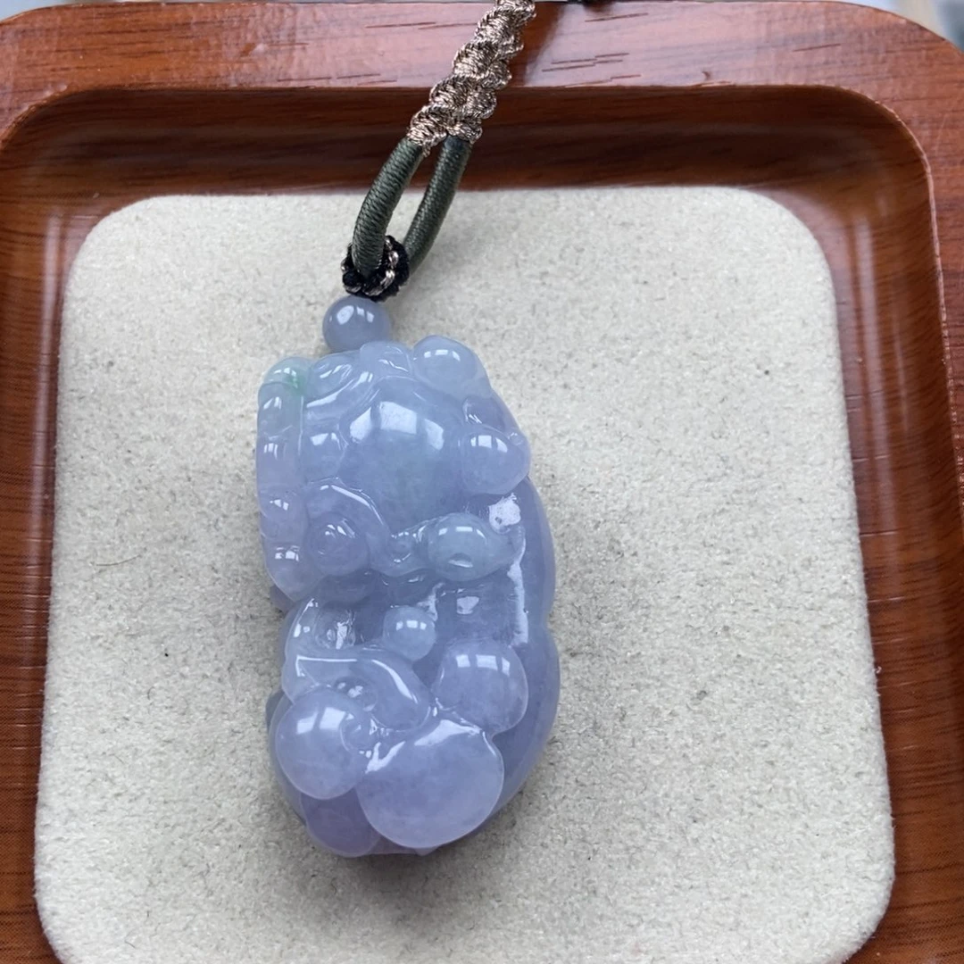 翡翠未镶嵌颈饰霸王貔貅吊坠