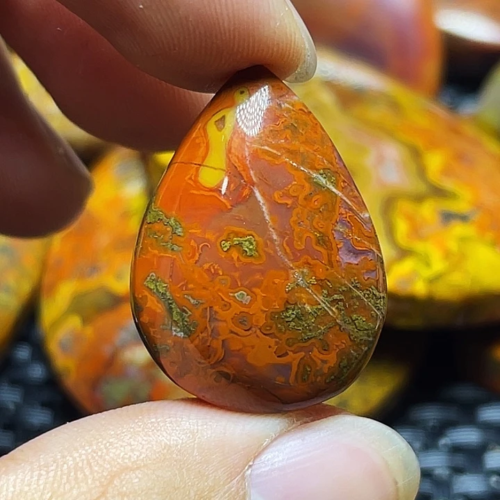 雨***4玛瑙/玉髓未镶嵌颈饰