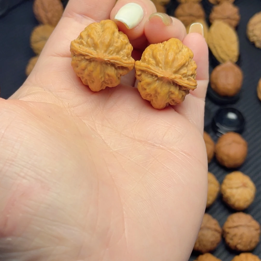 文玩核桃把件粗筋元宝