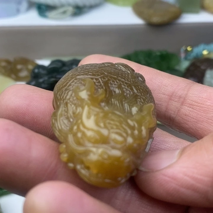 颖***和田玉未镶嵌颈饰