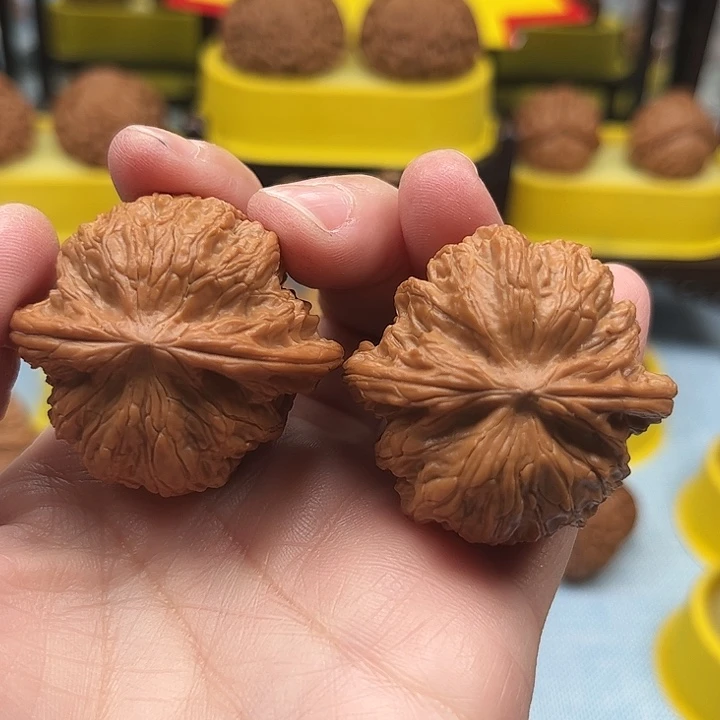 陈***越文玩核桃吊坠666888
