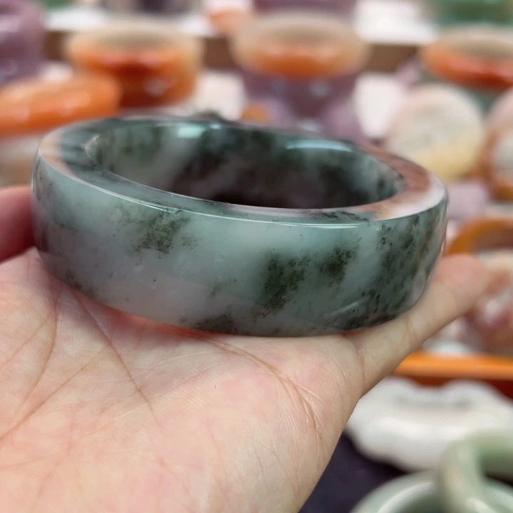 石英岩玉未镶嵌手镯