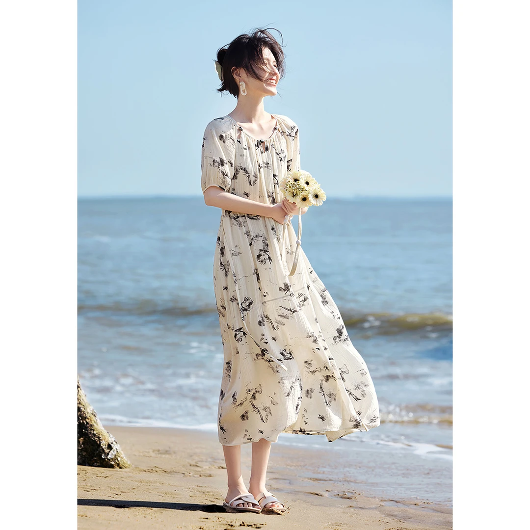 XWI/欣未2025秋季新款烟云墨染肌理感松弛设计感串珠连衣裙2A010
