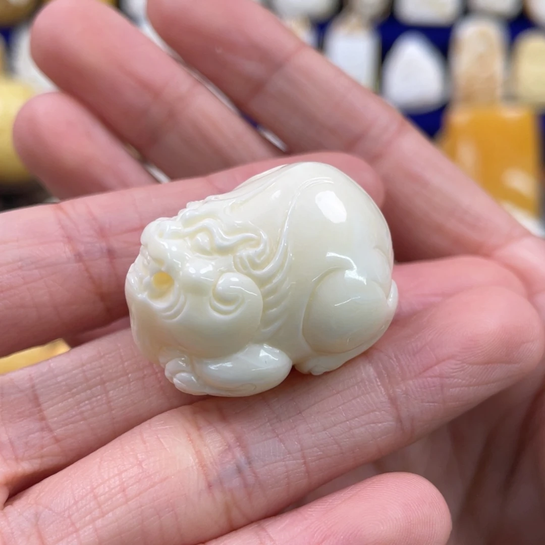 蜜蜡裸石未镶嵌琥珀蜜蜡貔貅吊坠