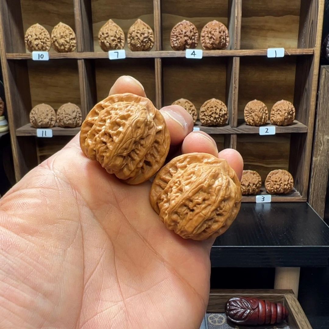 热***。文玩核桃把件喇嘛帽