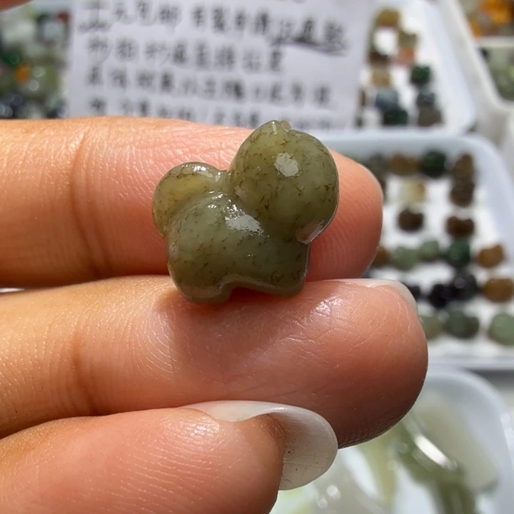 和田玉未镶嵌珠宝奇石