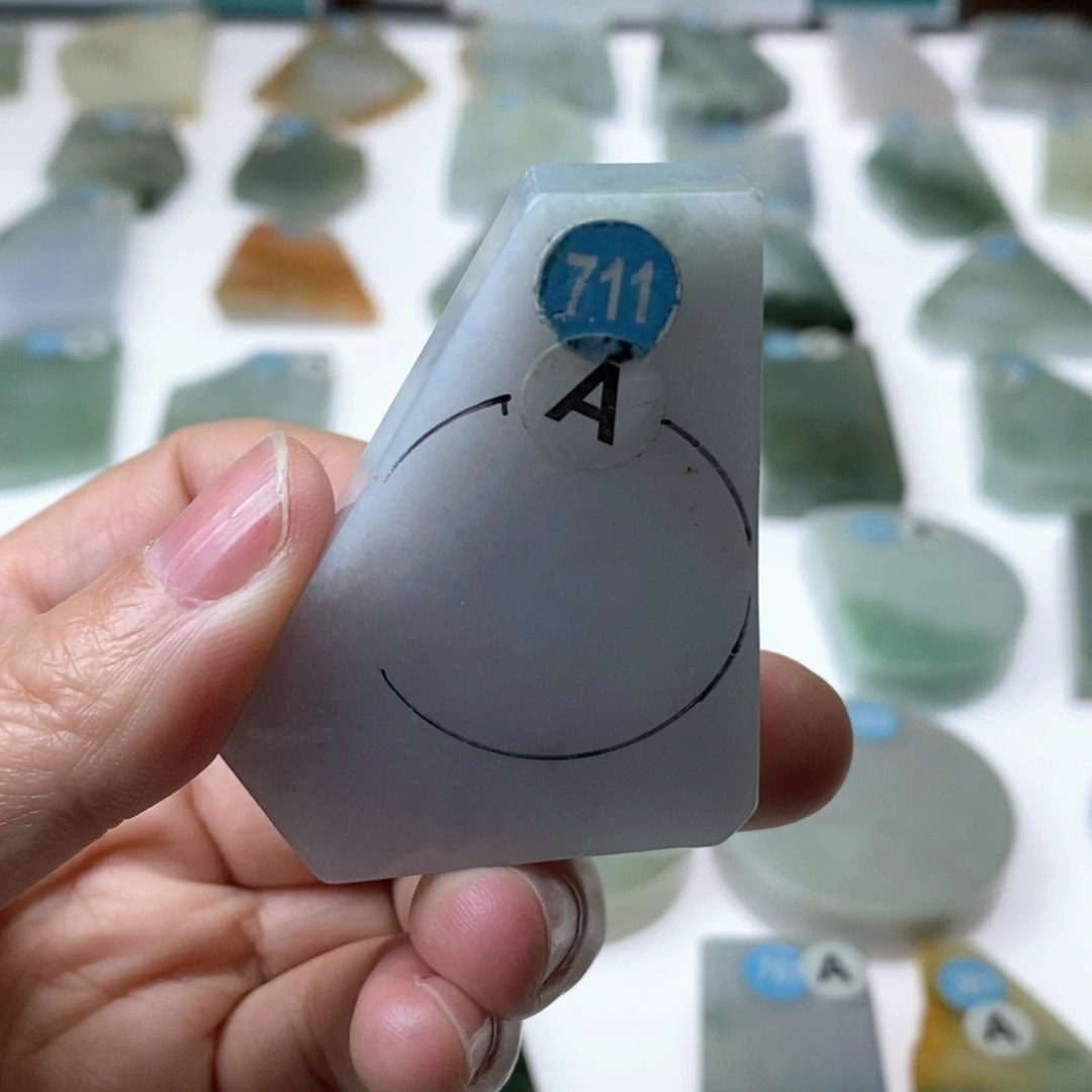 未镶嵌定制翡翠天然A货翡翠挂件