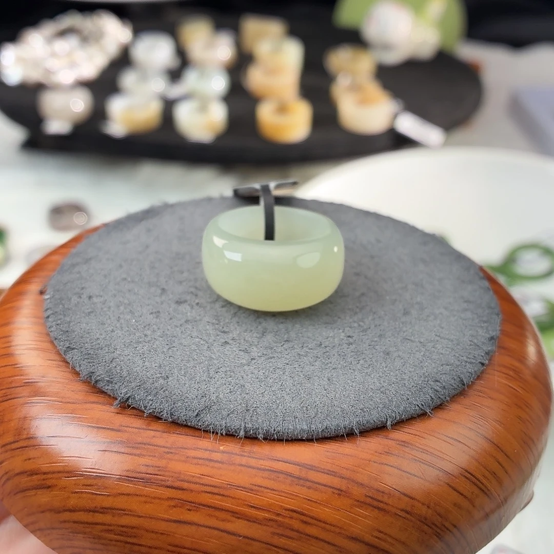 和田玉（糖玉）未镶嵌戒指b47蜂蜜水馒头18.2