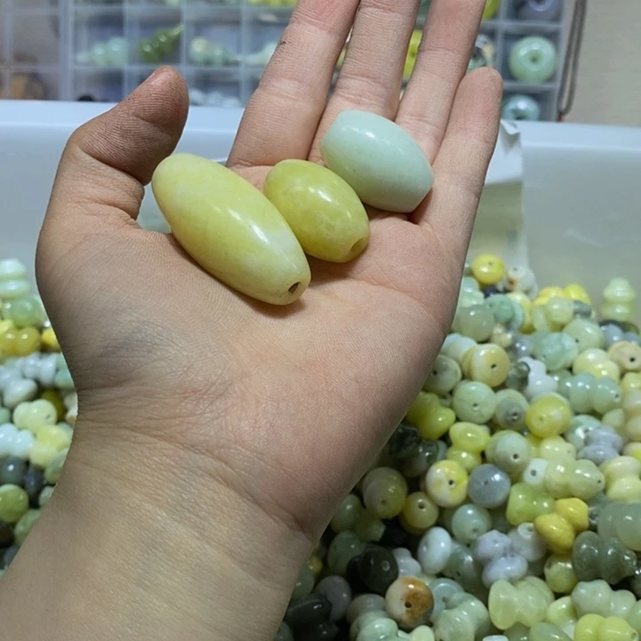 蛇纹石玉未镶嵌珠宝奇石83